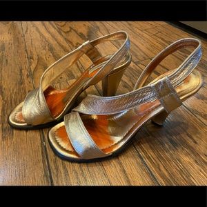 Marc Jacobs rose gold metallic sandal 36.5